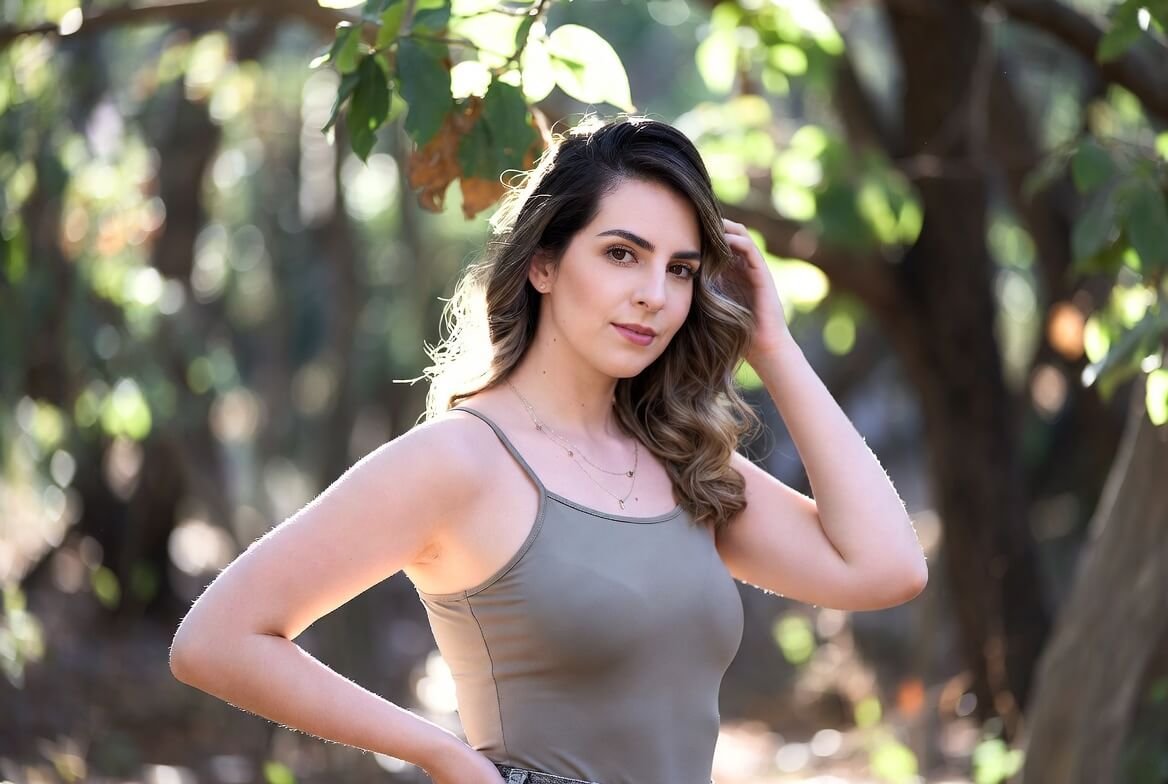 Real 3/4 view of 32G cup breasts on curvy body, true size comparison, 2026