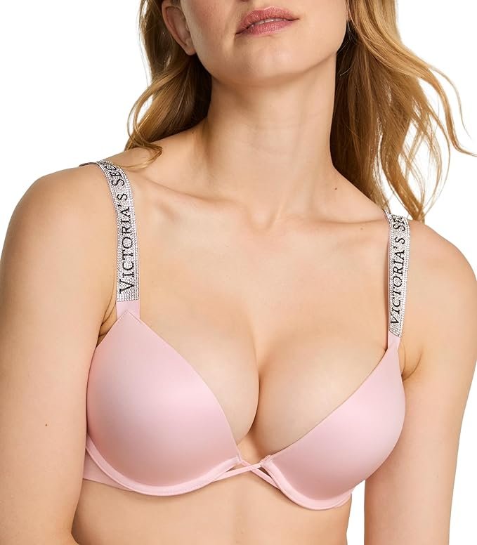 Seamed balconette bra for 28E projected petite bust